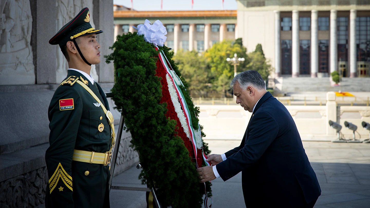 orban-viktor-kina-jo-baratja-vagyunk-europaban-c